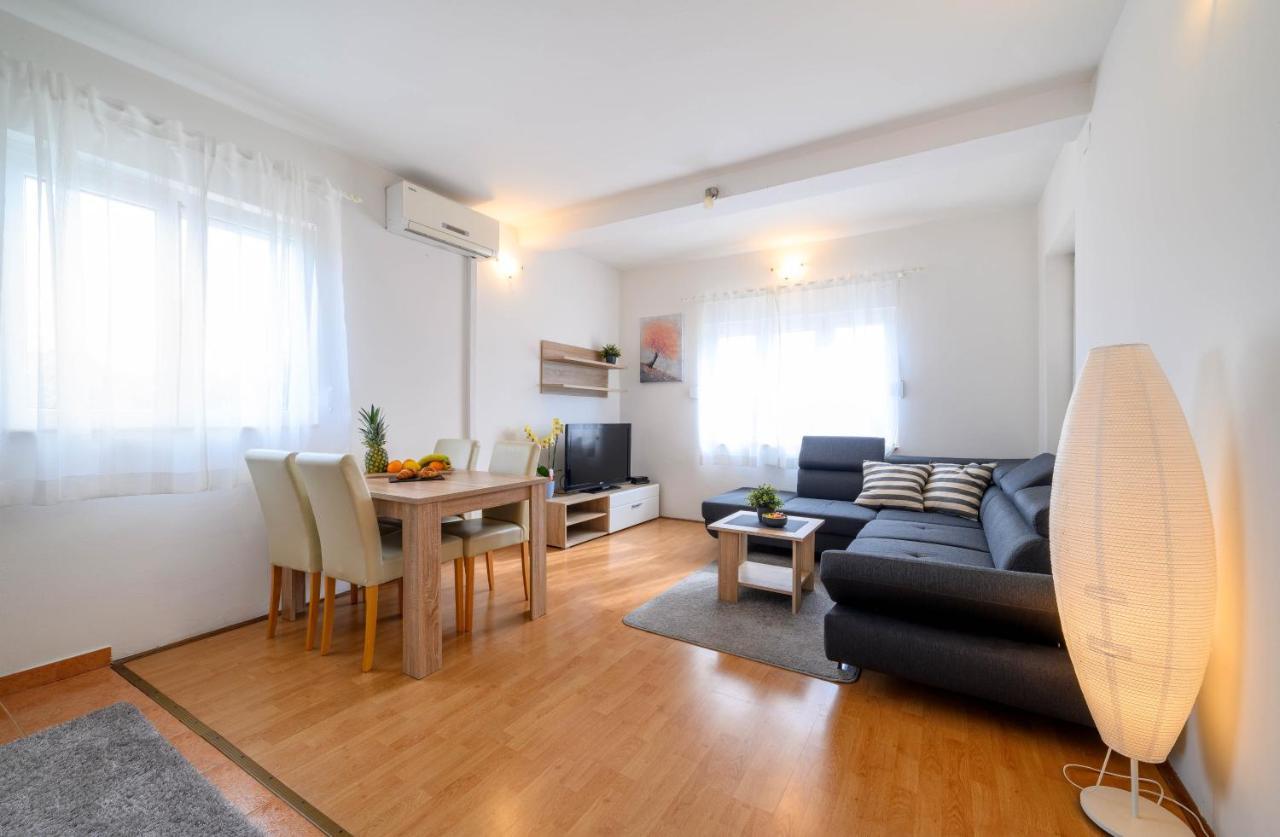 Apartment Malibu ซาบอริซ ภายนอก รูปภาพ