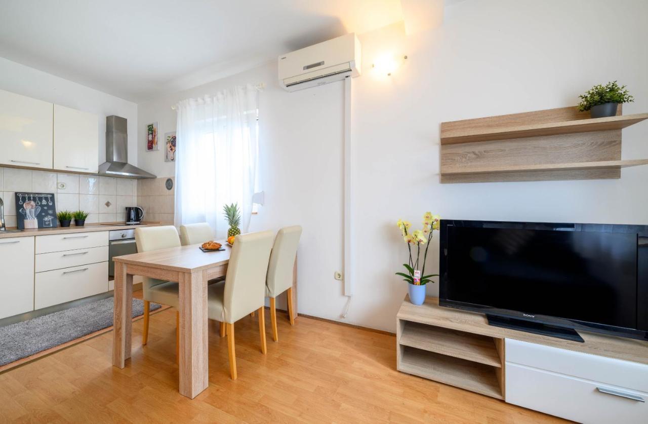 Apartment Malibu ซาบอริซ ภายนอก รูปภาพ