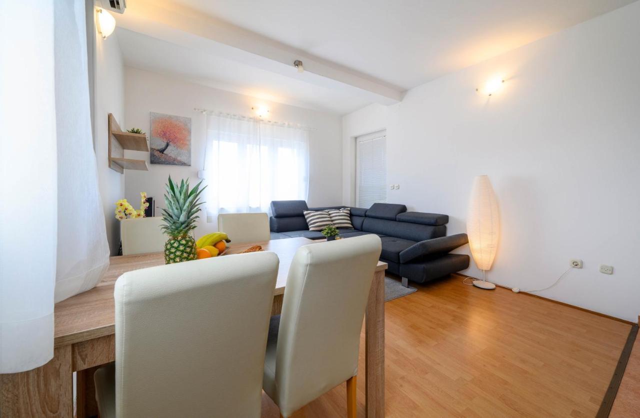 Apartment Malibu ซาบอริซ ภายนอก รูปภาพ